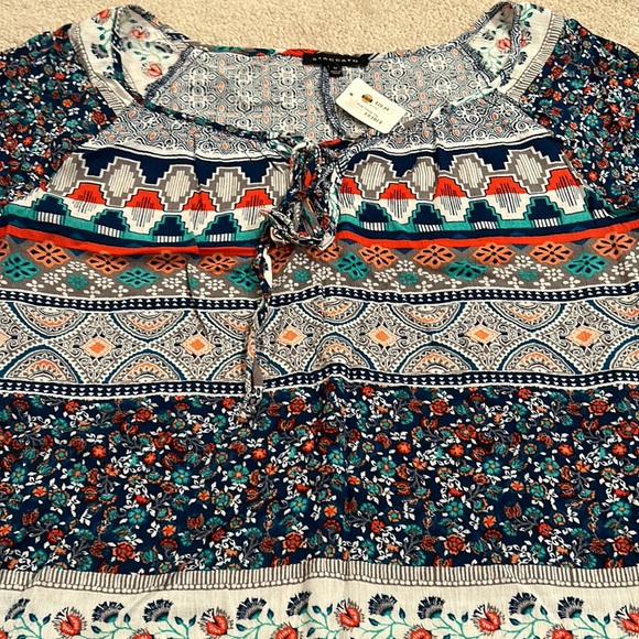 NWT Staccato Long Boho Patterned Flowy Blouse - Picture 2 of 6